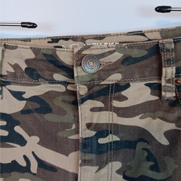 EUC No Boundaries Camo Green, Tan, Brown, Black Pants Junior 15 - Picture 3 of 6